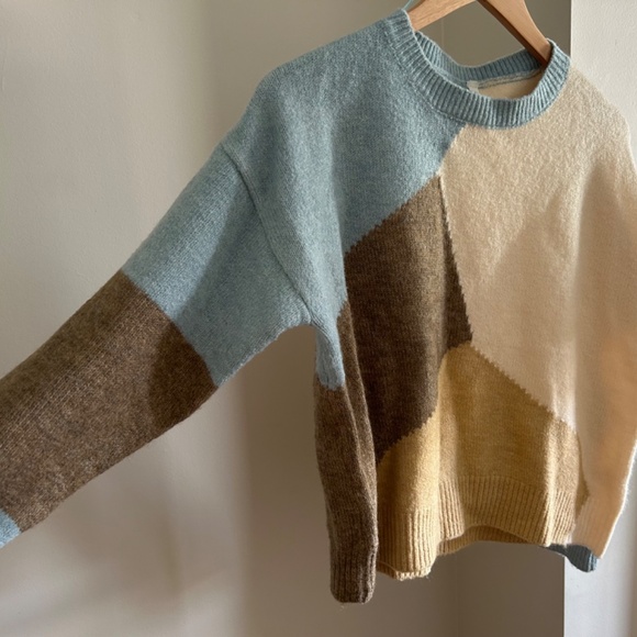 Colourblock Sweater - Picture 2 of 4